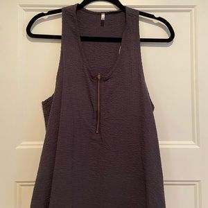 Gray textured tank with zipper